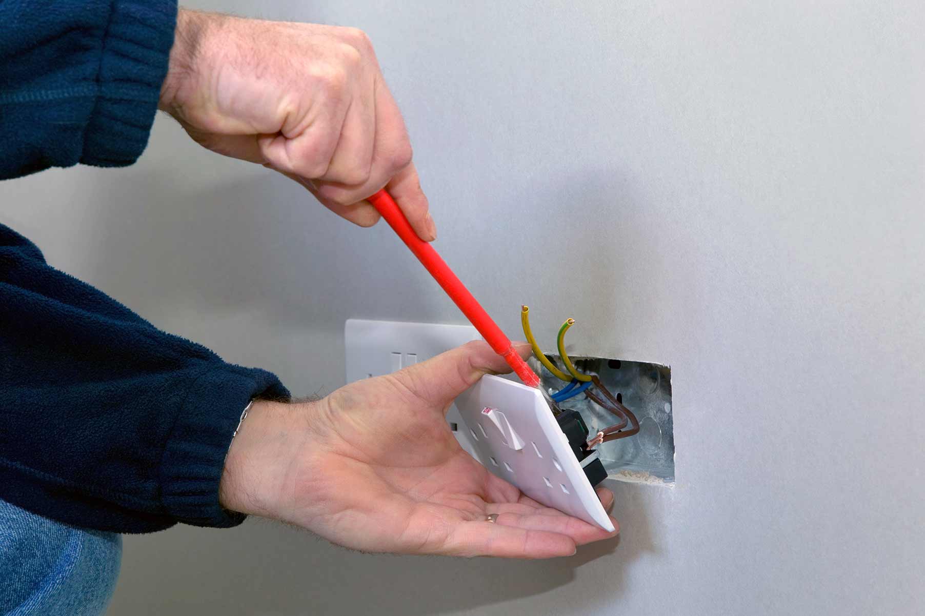 Our electricians can install plug sockets for domestic and commercial proeprties in Tulse Hill and the local area. 